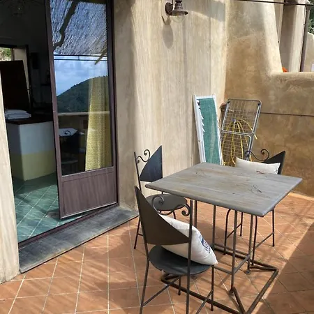 Casa Vacanze A Lea L'Ua Finale Ligure Room photo