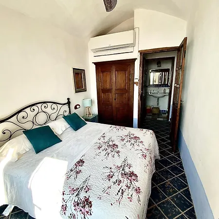 Casa Vacanze A Lea L'Ua Finale Ligure Room photo